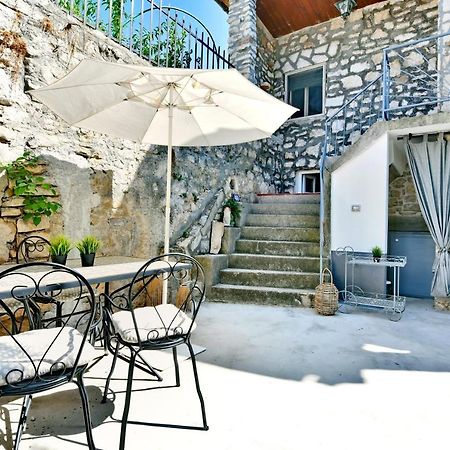 Pikarin Rooms B&B Vrsar Bagian luar foto