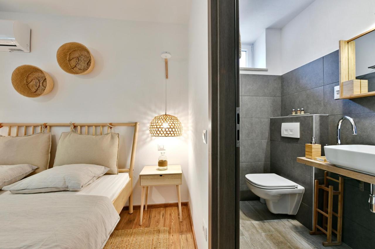 Pikarin Rooms B&B Vrsar Bagian luar foto