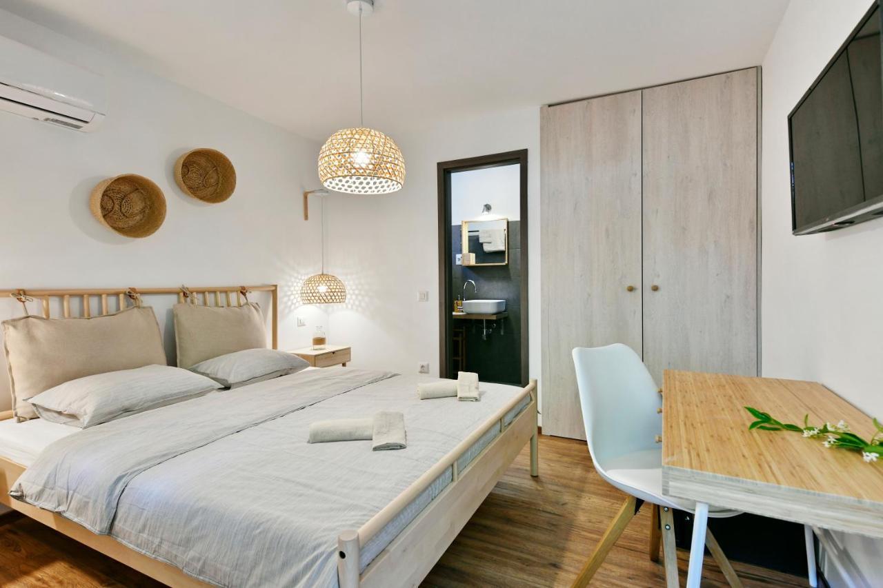 Pikarin Rooms B&B Vrsar Bagian luar foto