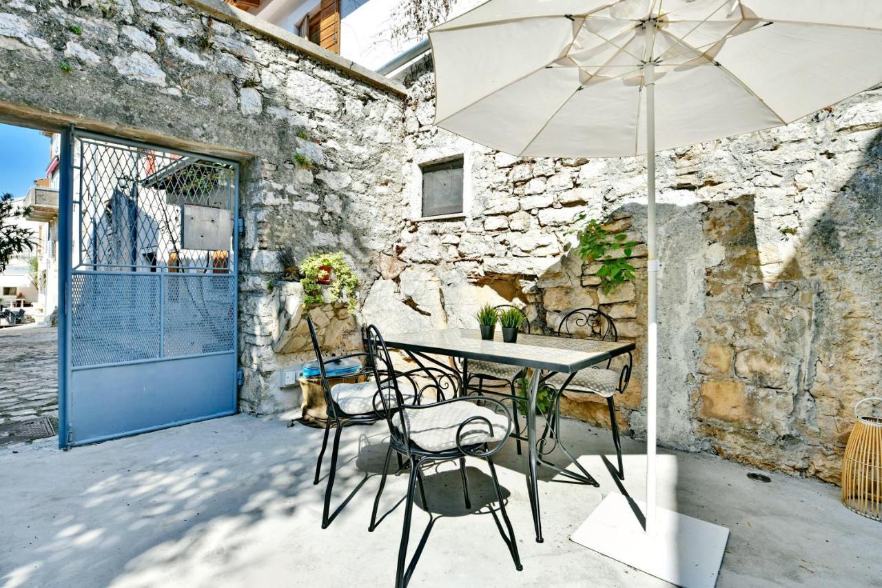 Pikarin Rooms B&B Vrsar Bagian luar foto