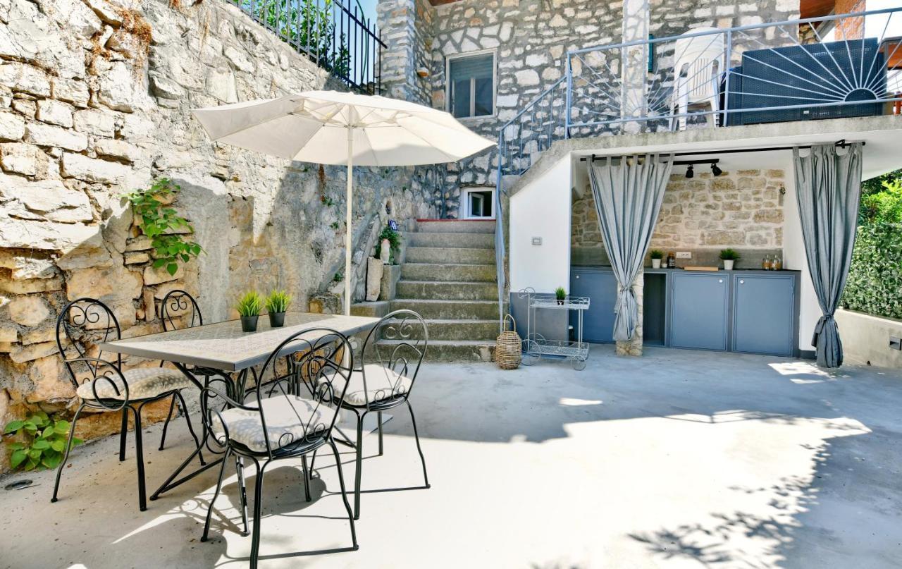 Pikarin Rooms B&B Vrsar Bagian luar foto